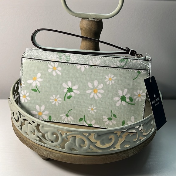 New! Kate Spade Lucy Day Tripper Wristlet - Daisy Floral - Picture 4 of 8